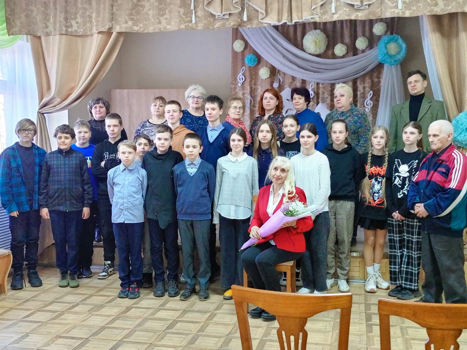 Встреча учащихся школы с Милой Клявиной, членом Союза писателей России.